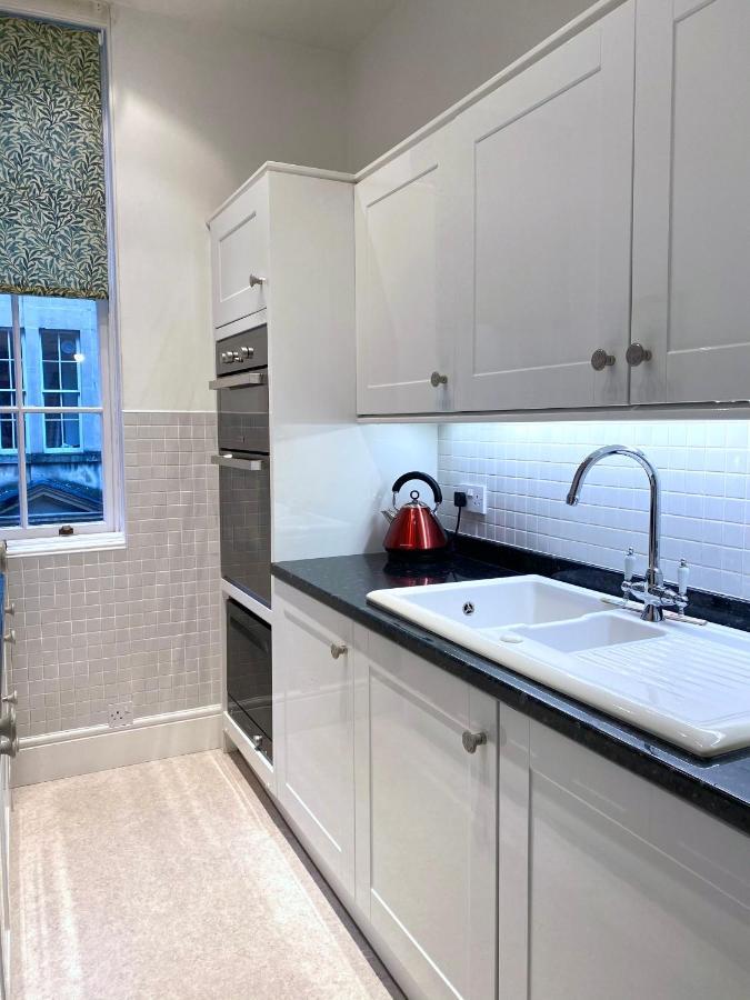 Elegant Georgian Apartment In Bath'S Iconic Centre Exterior photo